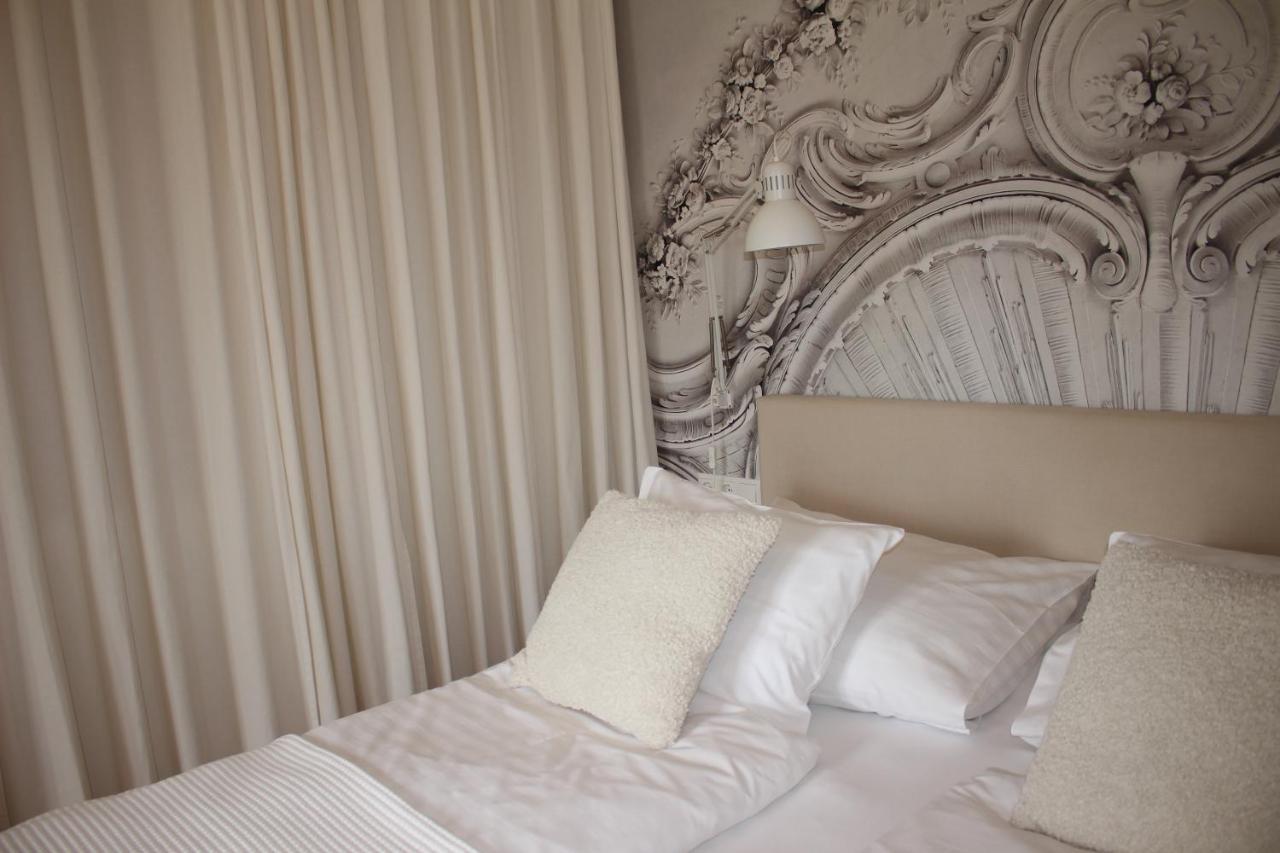 White Flat By Grazrentals With Cool Location & Free Parking Ngoại thất bức ảnh