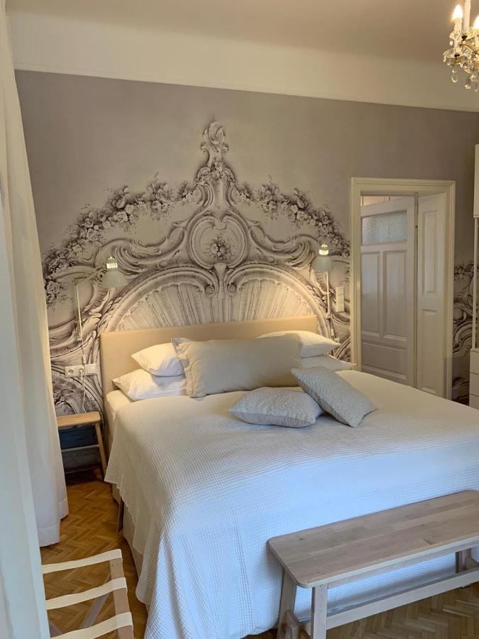 White Flat By Grazrentals With Cool Location & Free Parking Ngoại thất bức ảnh