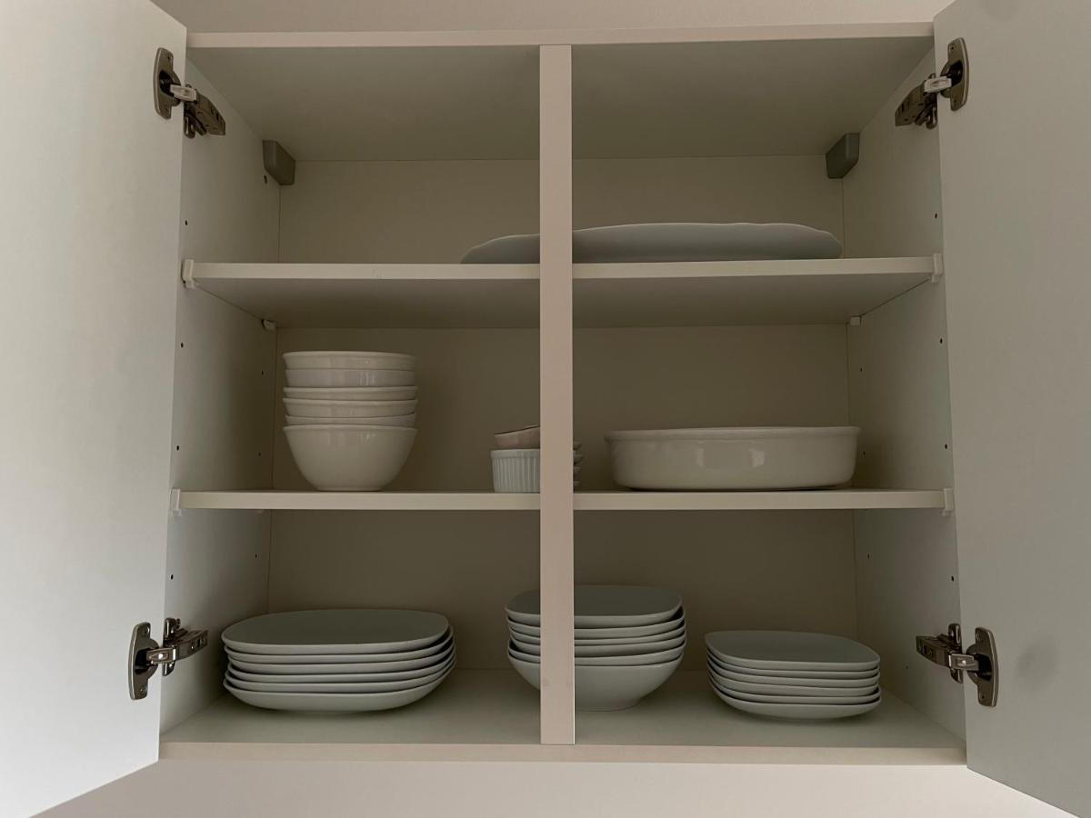 White Flat By Grazrentals With Cool Location & Free Parking Ngoại thất bức ảnh