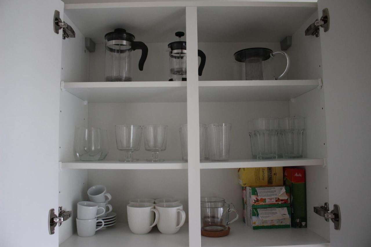 White Flat By Grazrentals With Cool Location & Free Parking Ngoại thất bức ảnh